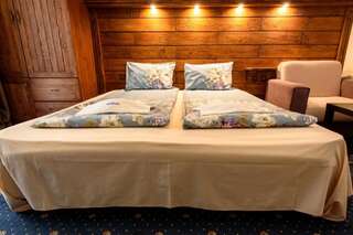 Отель Kap House Family Hotel Банско Двухместный номер с 1 двуспальной или 2 отдельными кроватями - Бесплатное посещение спа-салона-9